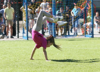 Оновили універсальний спортивний майданчик на вулиці Купчинського