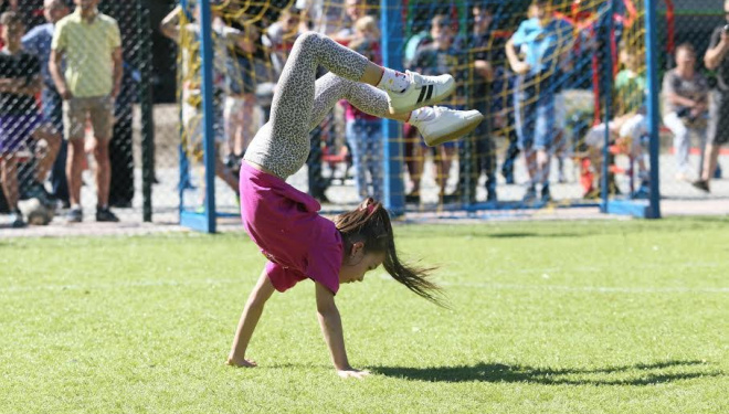 Оновили універсальний спортивний майданчик на вулиці Купчинського
