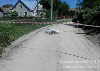 Під колесами трактора загинув велосипедист