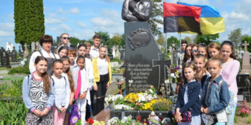 Наймолодшого Героя Небесної Сотні вшанували у його рідному селі на Тернопільщині