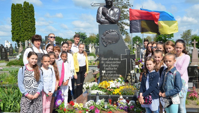 Наймолодшого Героя Небесної Сотні вшанували у його рідному селі на Тернопільщині