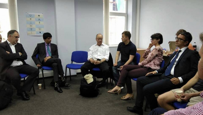 Доленосна зустріч: тернопільський студент зустрівся з Нобелівським лауреатом