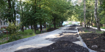В Тернополі ремонтують міжквартальний проїзд, який будували ще 50 років тому (ФОТО)