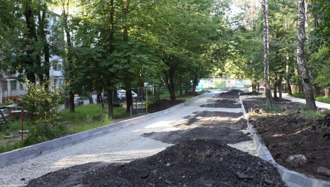 В Тернополі ремонтують міжквартальний проїзд, який будували ще 50 років тому (ФОТО)