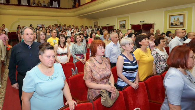 Тернопільських медиків привітали з професійним святом (ФОТО)