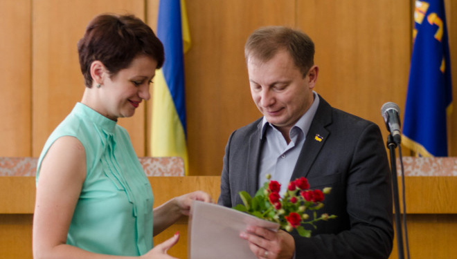 На Тернопільщині з нагоди професійного свята відзначили держслужбовців (ФОТО)