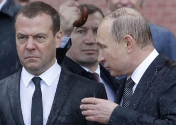 Путін і дощ: Фото мокрого російського керманича стало хітом дня (Фото)