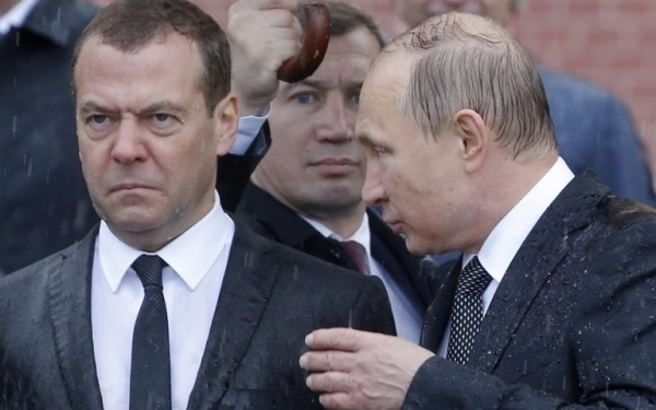Путін і дощ: Фото мокрого російського керманича стало хітом дня (Фото)