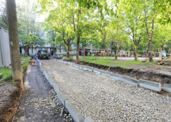 Як на Східному у Тернополі ремонтують проїзд (фотофакт)