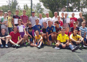 Для юних шанувальників футболу влаштували турніри