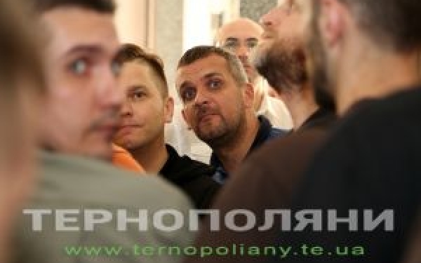 У Тернополі завершилася політична криза, а трьох депутатів-зрадників викинули на «смітник» історії
