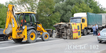 ДТП у Тернополі: зіткнулися УАЗ та МАЗ