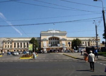 У Тернополі під колесами потягу загинула літня людина