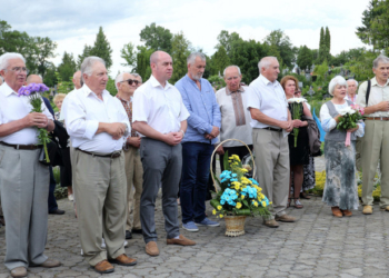 Пам’ять закатованих у тернопільській тюрмі вшанували на Микулинецькому кладовищі