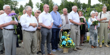 Пам’ять закатованих у тернопільській тюрмі вшанували на Микулинецькому кладовищі
