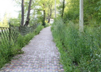 Очільник Тернополя оглянув стан завершення робіт на вулиці Чернівецькій