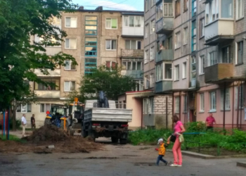 На “Східному” у Тернополі почали ремонтувати ще один двір