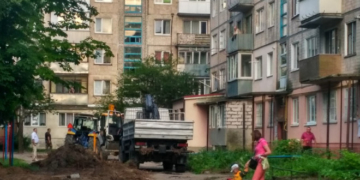 На “Східному” у Тернополі почали ремонтувати ще один двір