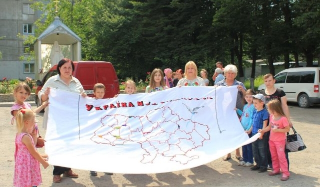 На Тернопільщині створюють дивовижну красу – генетичний код нації (фотофакт)