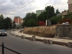 Як у Тернополі ремонтують підпірну стіну (фотофакт)