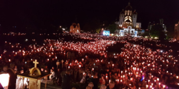 Як це було: похід десятки тисяч людей на Тернопільщині зі свічками(відео)