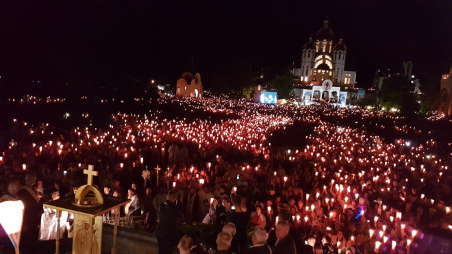 Як це було: похід десятки тисяч людей на Тернопільщині зі свічками(відео)