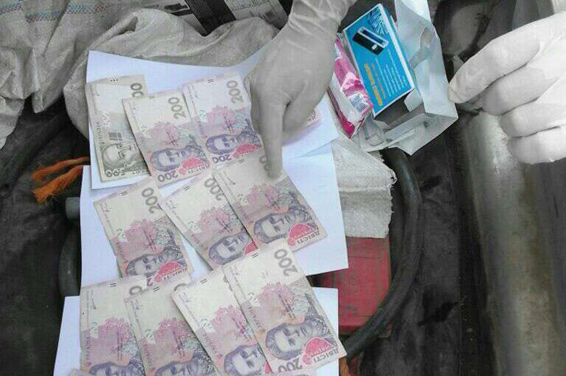 За що з тернополянина вимагали хабар (фото)