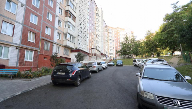 У Тернополі  відремонтували двір