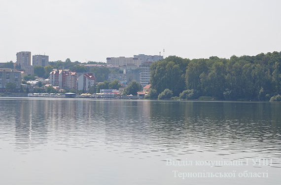 Мертвою у Тернопільському ставі знайшли 19-річну дівчину (ФОТО)
