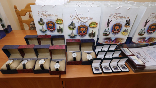 У Тернополі вручили відзнаки 175-ом тернополянам