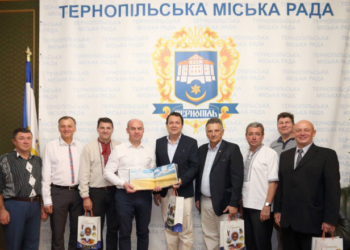 Очільник Тернополя Сергій Надал зустрівся з учасниками «Просвіти» з Аргентини