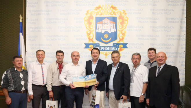 Очільник Тернополя Сергій Надал зустрівся з учасниками «Просвіти» з Аргентини