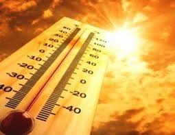 В Тернополі у спеку працюють поливальні машини