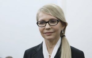 Тимошенко лідирує у президентських перегонах, – опитування