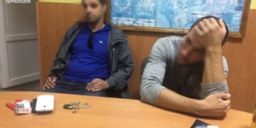 У Тернополі затримали двоє неадекватних чоловіків