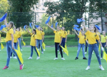 Новий універсальний спортивний майданчик відкрили у тернопільській школі №16