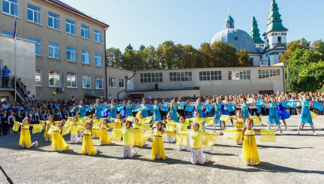 У Тернополі відкрили сучасний спортивно-відпочинковий майданчик з амфітеатром