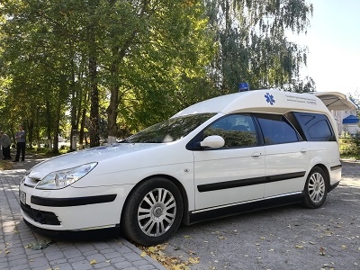 Медикам з Тернопільщини купили авто (фотофакт)