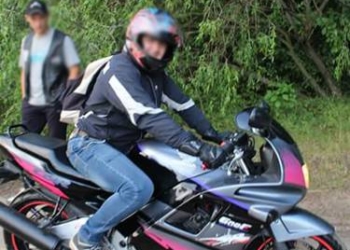 Молодик заплатив сувенірні гроші за мотоцикл