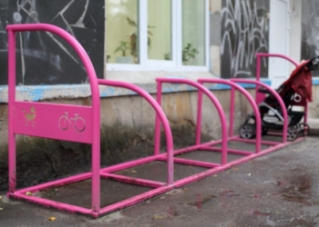 Парковки для візочків встановили в парку Шевченка