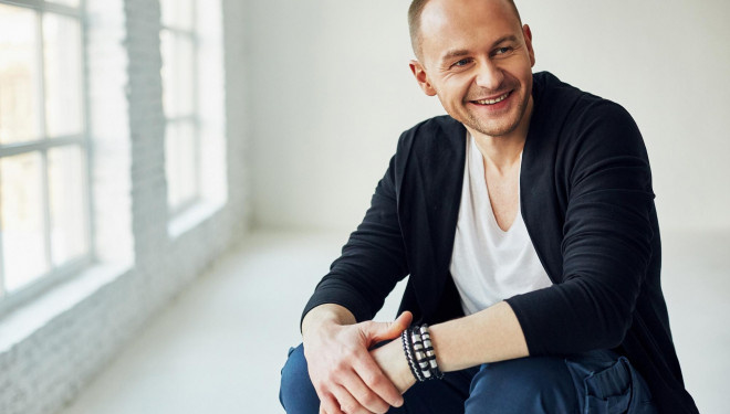 Павло Табаков презентував новий кліп і їде з концертом у Тернопіль