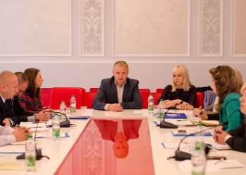 На Тернопільщині обговорили актуальні питання щодо протидії торгівлі людьми (фото)