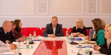 На Тернопільщині обговорили актуальні питання щодо протидії торгівлі людьми (фото)