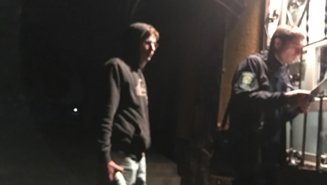 Посеред ночі в тернопільському магазині продали алкоголь 15-річній дівчині
