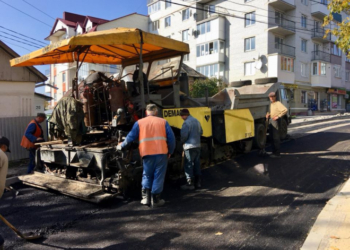 На вулиці Глиняна триває капітальний ремонт дороги