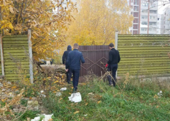 Які люди незаконно встановили у Тернополі браму: поліція її демонтувала