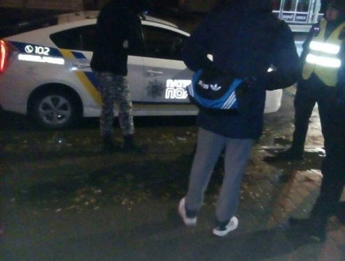 Неповнолітні хлопці пограбували магазин та вкрали алкоголь