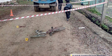 Під колесами автомобіля загинув 10-річний хлопчик
