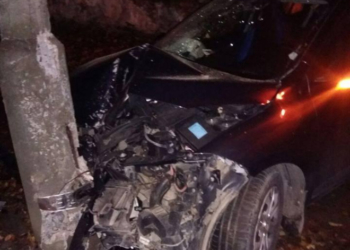 У Тернополі п’яна дівчина на автомобілі врізалася у стовп