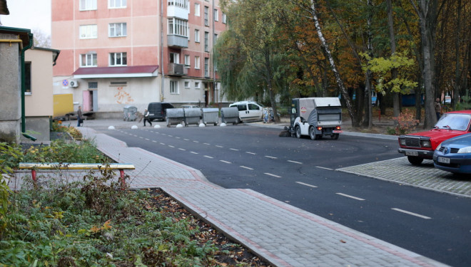 Як у Тернополі на глянц відремонтували ще один двір